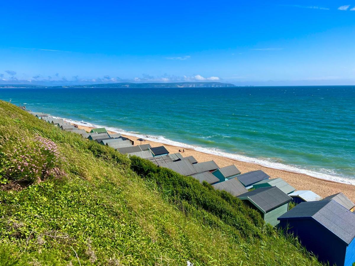 Forest Beach Bashley Park Sway Exterior photo