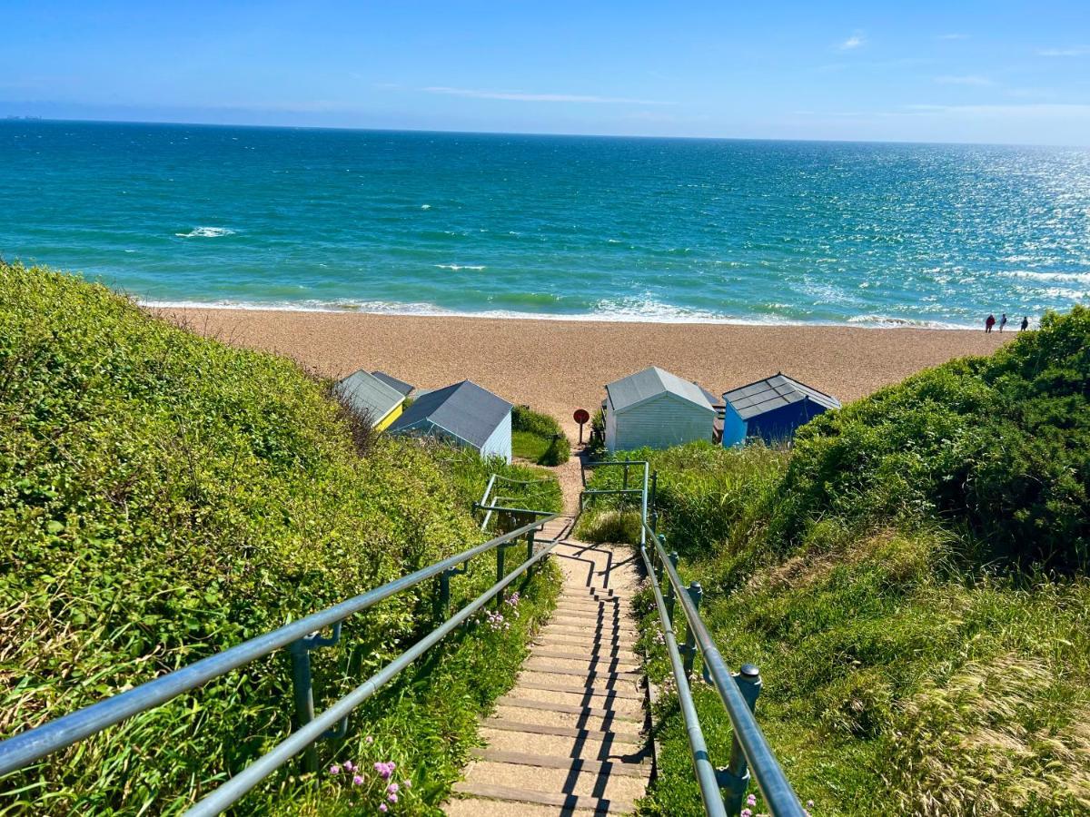 Forest Beach Bashley Park Sway Exterior photo
